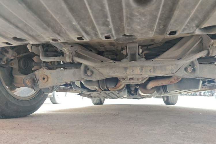 Used Honda CR-V 2012 2.4L four-wheel drive luxury version Chassis Rear