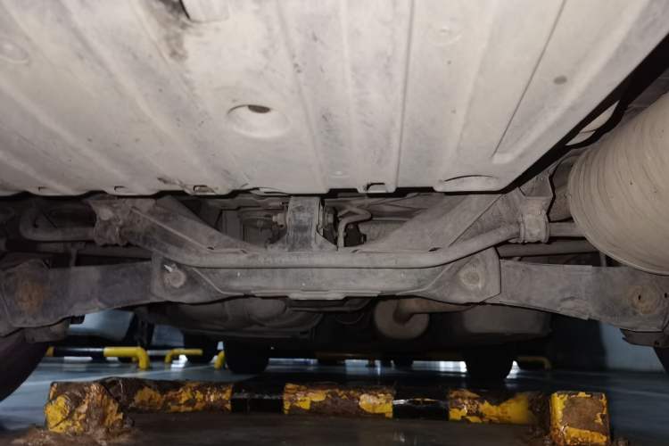 Used Honda CR-V 2012 2.4L four-wheel drive luxury version Chassis Rear