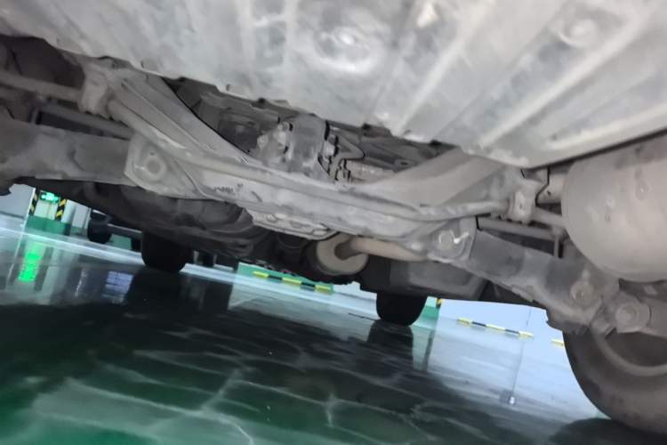 Used Honda CR-V 2012 2.4L four-wheel drive luxury version Chassis Rear