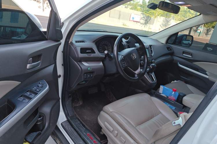 Used Honda CR-V 2012 2.4L four-wheel drive luxury version Driver Seat