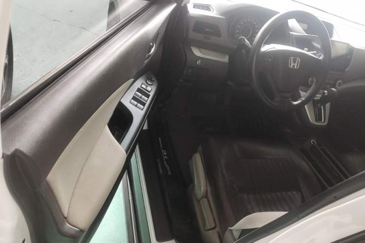 Used Honda CR-V 2012 2.0L two-wheel drive urban version Driver Seat