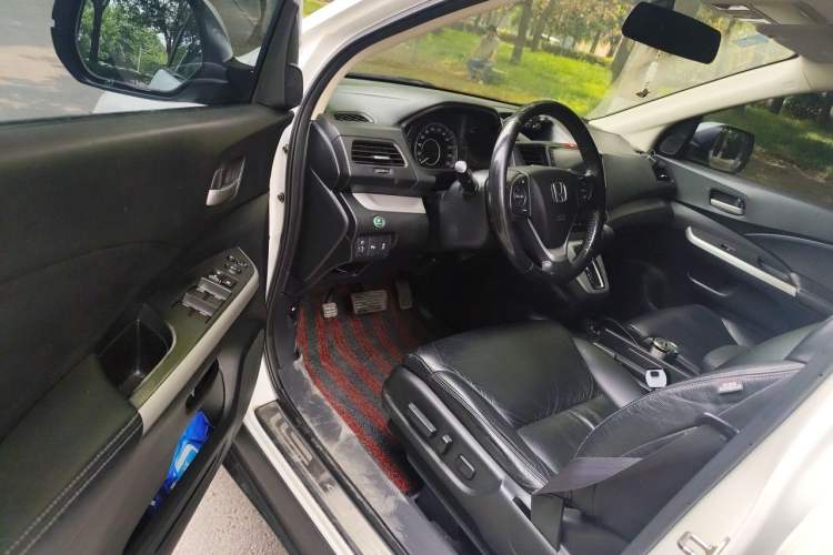 Used Honda CR-V 2012 2.4L four-wheel drive luxury version Driver Seat