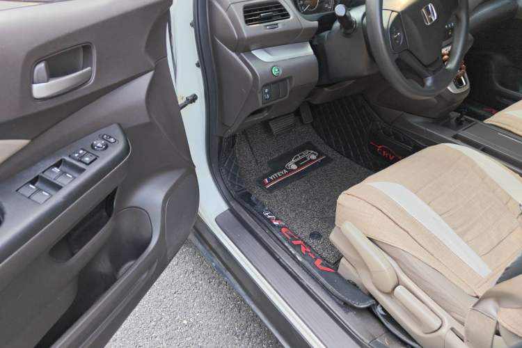 Used Honda CR-V 2012 2.0L two-wheel drive urban version Driver Seat