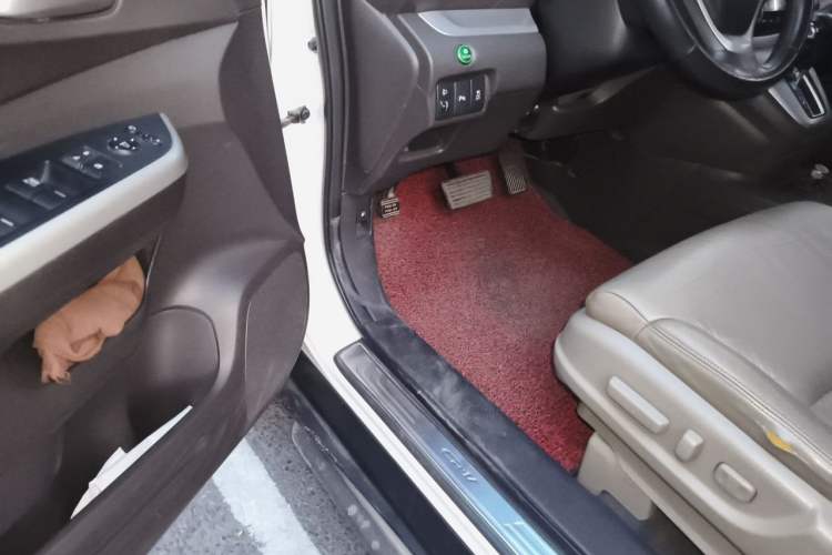 Used Honda CR-V 2012 2.4L four-wheel drive luxury version Driver Seat