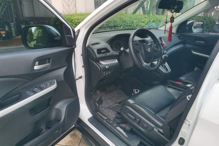 Used Honda CR-V 2012 2.4L four-wheel drive luxury version Driver Seat