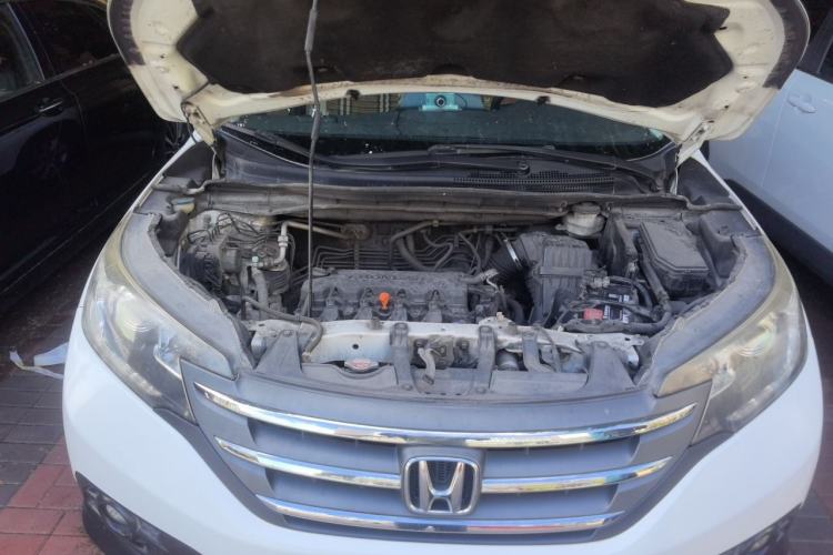 Used Honda CR-V 2012 2.0L two-wheel drive urban version Engine Bay