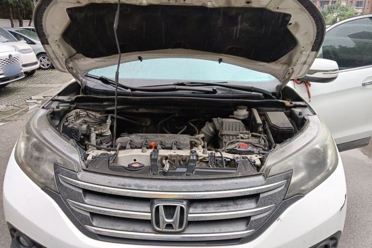 Used Honda CR-V 2012 2.0L two-wheel drive urban version Engine Bay