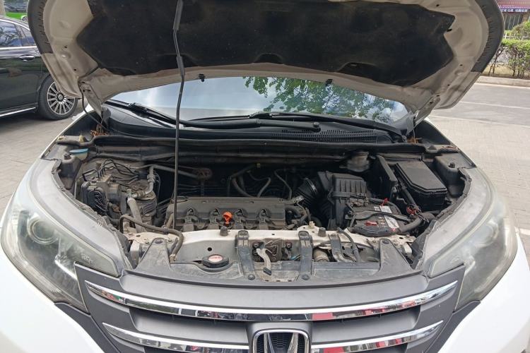 Used Honda CR-V 2012 2.0L two-wheel drive urban version Engine Bay