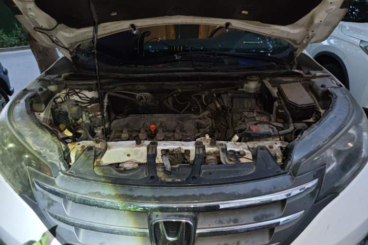 Used Honda CR-V 2012 2.0L two-wheel drive urban version Engine Bay