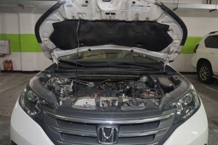 Used Honda CR-V 2012 2.0L two-wheel drive urban version Engine Bay