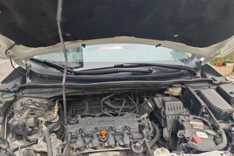 Used Honda CR-V 2012 2.0L two-wheel drive urban version Engine Bay