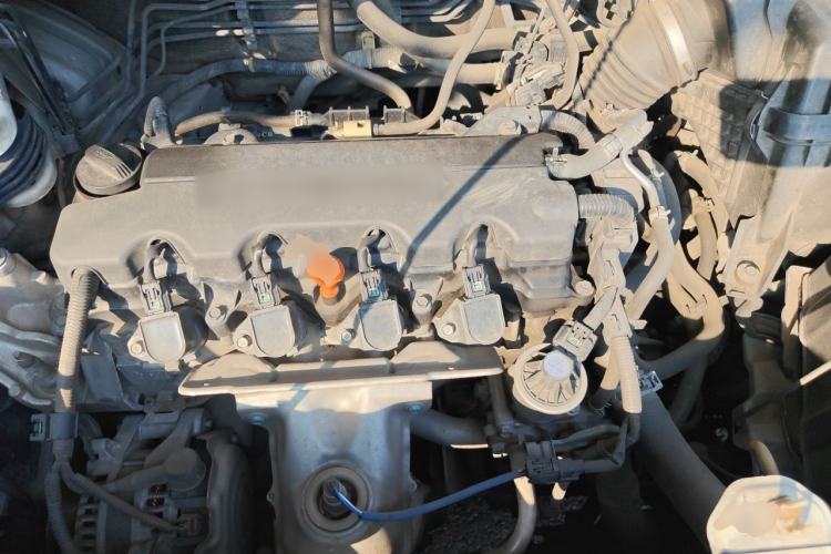 Used Honda CR-V 2012 2.0L two-wheel drive urban version Engine Bay