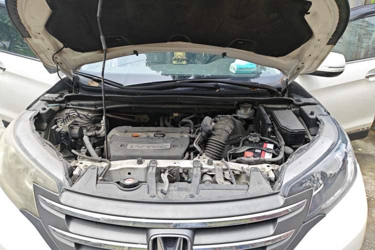 Used Honda CR-V 2012 2.0L two-wheel drive urban version Engine Bay