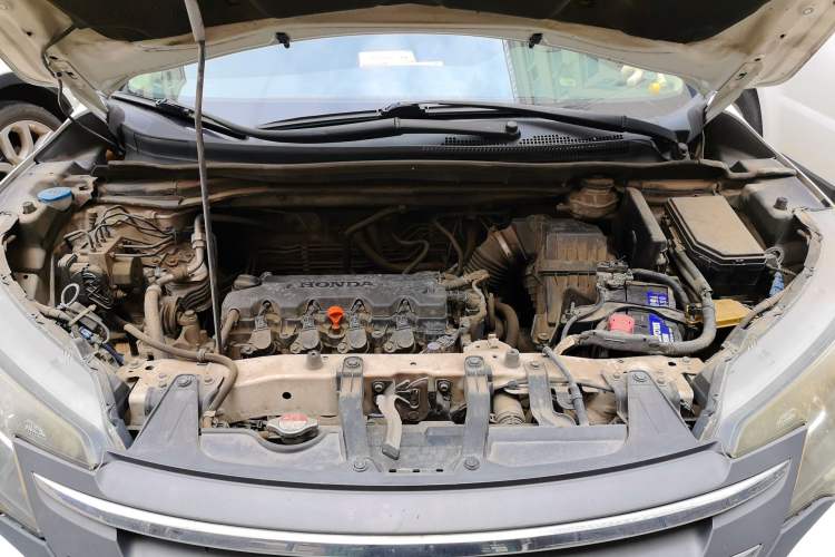 Used Honda CR-V 2012 2.0L two-wheel drive urban version Engine Bay