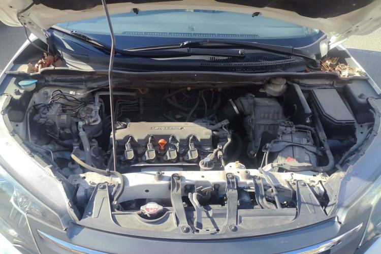 Used Honda CR-V 2012 2.0L two-wheel drive urban version Engine Bay