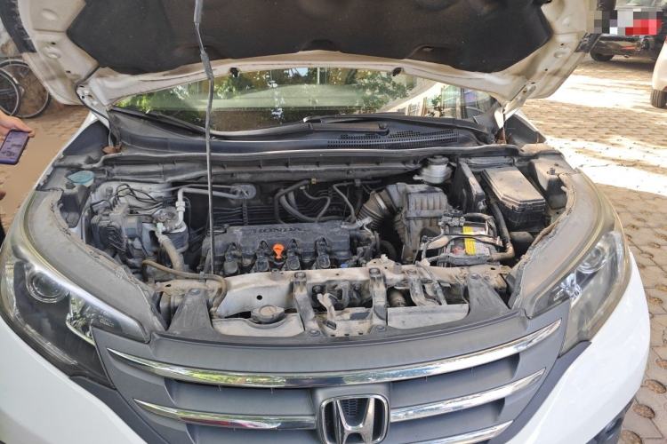 Used Honda CR-V 2012 2.0L two-wheel drive urban version Engine Bay