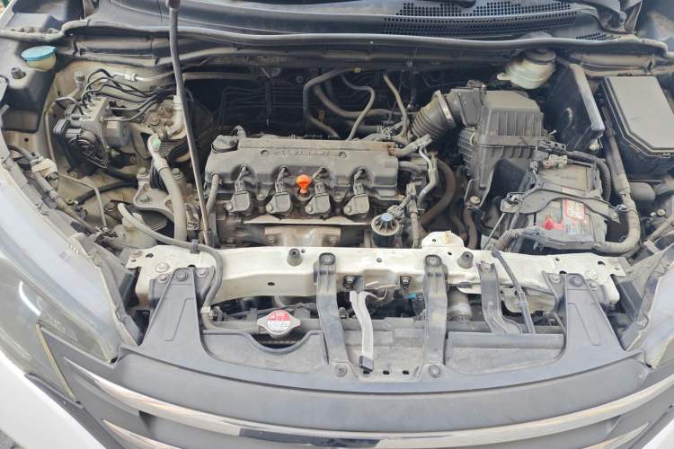 Used Honda CR-V 2012 2.0L two-wheel drive urban version Engine Bay