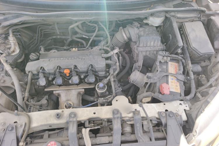 Used Honda CR-V 2012 2.0L two-wheel drive urban version Engine Bay