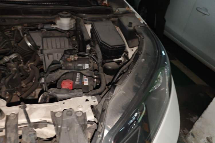 Used Honda CR-V 2012 2.0L two-wheel drive urban version Engine Bay Left