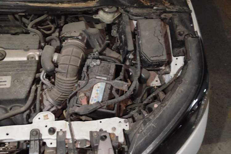 Used Honda CR-V 2012 2.4L four-wheel drive luxury version Engine Bay Left