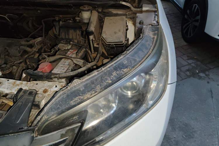 Used Honda CR-V 2012 2.0L two-wheel drive urban version Engine Bay Left