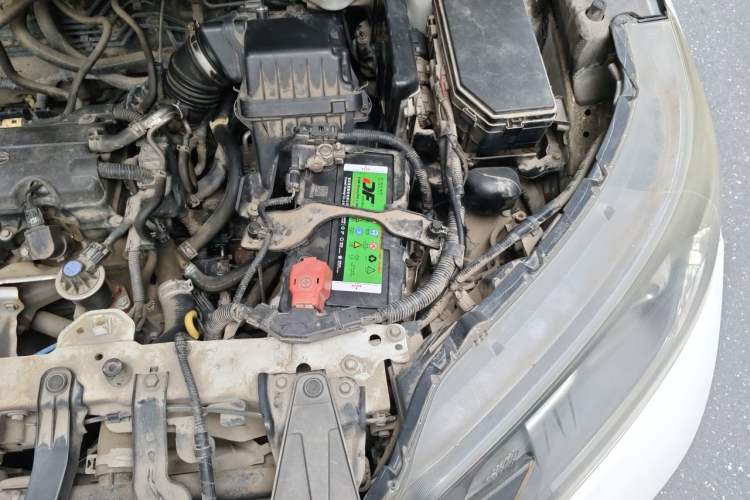 Used Honda CR-V 2012 2.0L two-wheel drive urban version Engine Bay Left