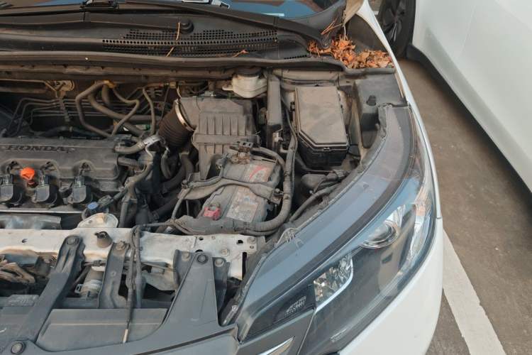 Used Honda CR-V 2012 2.0L two-wheel drive urban version Engine Bay Left