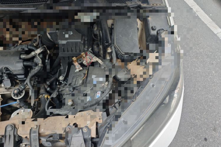 Used Honda CR-V 2012 2.0L two-wheel drive urban version Engine Bay Left