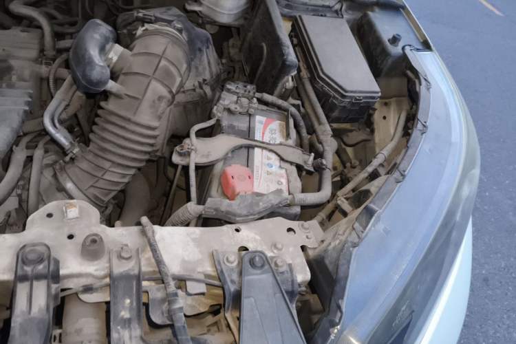 Used Honda CR-V 2012 2.4L four-wheel drive luxury version Engine Bay Left