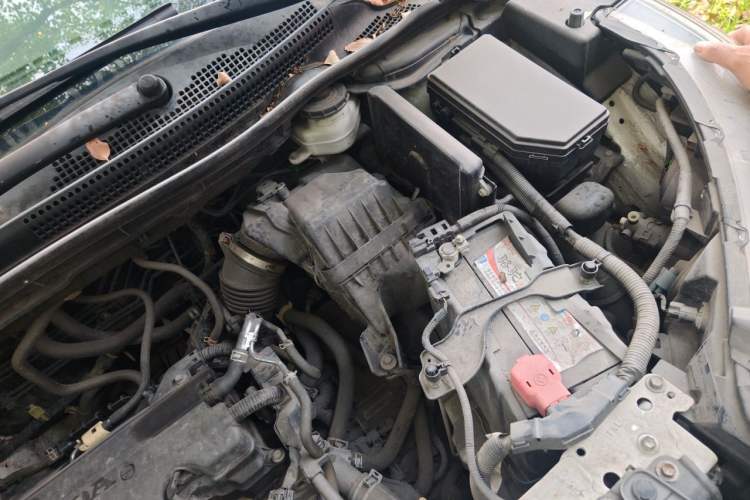 Used Honda CR-V 2012 2.0L two-wheel drive urban version Engine Bay Left