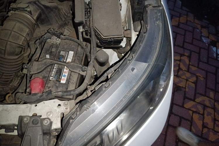 Used Honda CR-V 2012 2.4L four-wheel drive luxury version Engine Bay Left