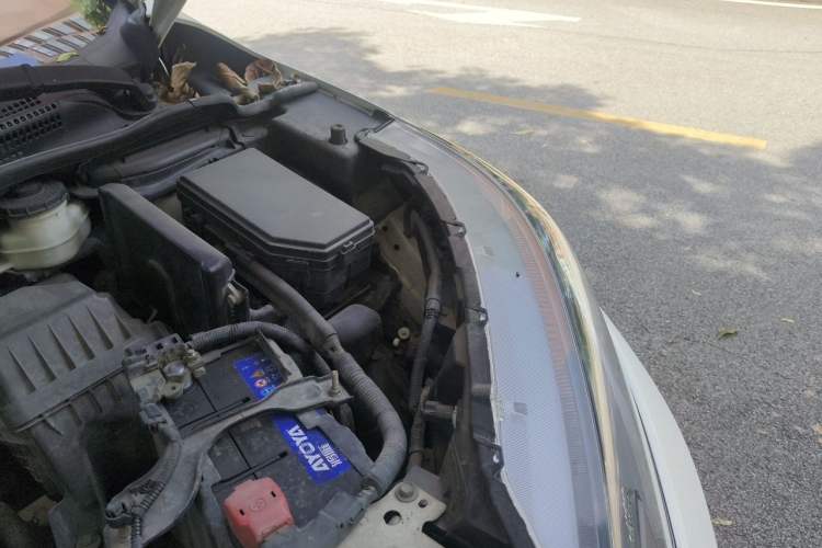Used Honda CR-V 2012 2.0L two-wheel drive urban version Engine Bay Left