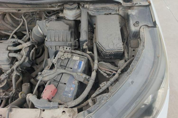Used Honda CR-V 2012 2.0L two-wheel drive urban version Engine Bay Left