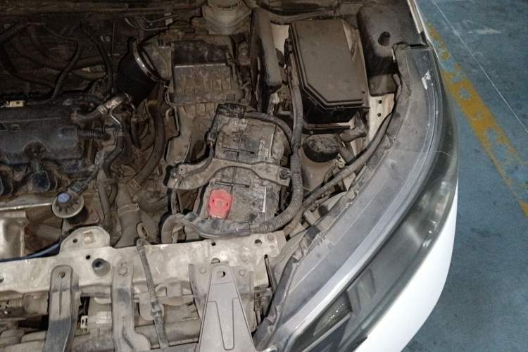 Used Honda CR-V 2012 2.0L two-wheel drive urban version Engine Bay Left