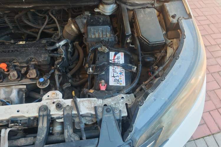 Used Honda CR-V 2012 2.0L two-wheel drive urban version Engine Bay Left