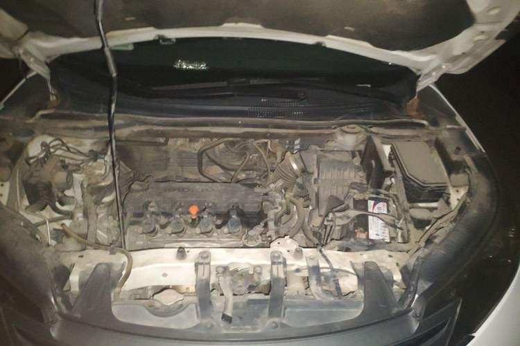 Used Honda CR-V 2012 2.0L two-wheel drive urban version Engine Bay