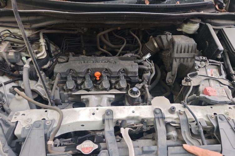Used Honda CR-V 2012 2.0L two-wheel drive urban version Engine Bay