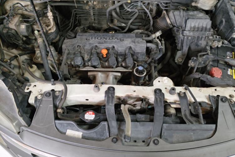 Used Honda CR-V 2012 2.0L two-wheel drive urban version Engine Bay
