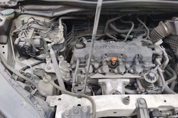 Used Honda CR-V 2012 2.0L two-wheel drive urban version Engine Bay Right