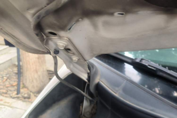 Used Honda CR-V 2012 2.4L four-wheel drive luxury version Engine Bay Right