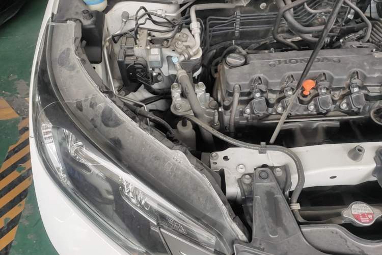 Used Honda CR-V 2012 2.0L two-wheel drive urban version Engine Bay Right