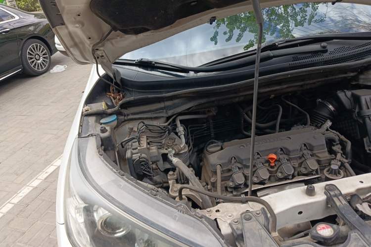 Used Honda CR-V 2012 2.0L two-wheel drive urban version Engine Bay Right