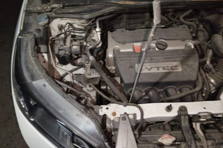 Used Honda CR-V 2012 2.4L four-wheel drive luxury version Engine Bay Right