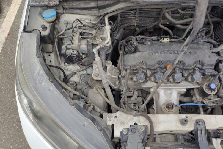 Used Honda CR-V 2012 2.0L two-wheel drive urban version Engine Bay Right