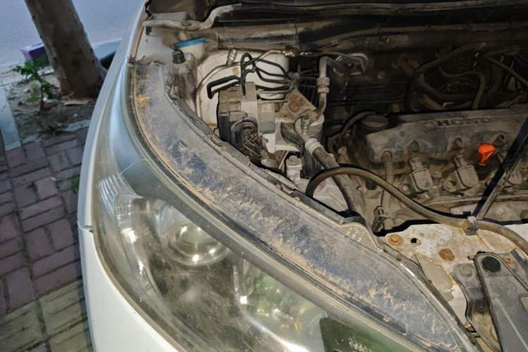 Used Honda CR-V 2012 2.0L two-wheel drive urban version Engine Bay Right