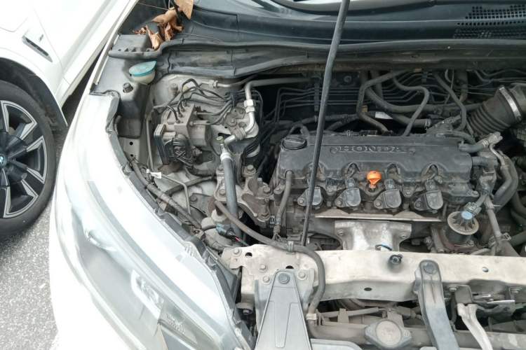 Used Honda CR-V 2012 2.0L two-wheel drive urban version Engine Bay Right