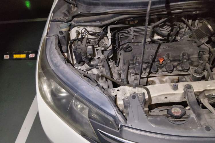 Used Honda CR-V 2012 2.0L two-wheel drive urban version Engine Bay Right