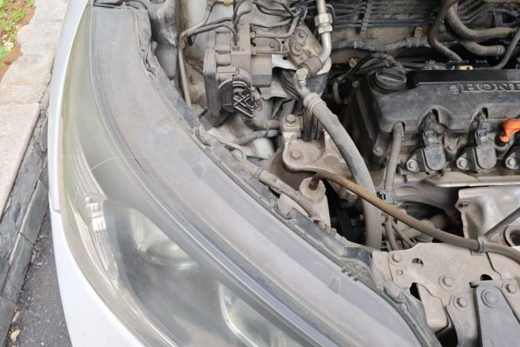 Used Honda CR-V 2012 2.0L two-wheel drive urban version Engine Bay Right