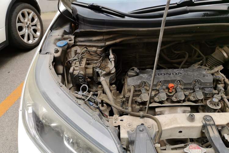 Used Honda CR-V 2012 2.0L two-wheel drive urban version Engine Bay Right