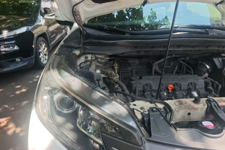 Used Honda CR-V 2012 2.0L two-wheel drive urban version Engine Bay Right